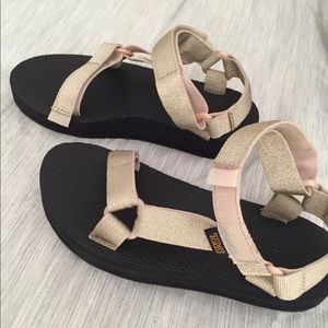 Teva Sandals Shimmery Gold sz 7